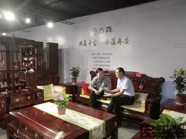 SBET实博红木位于东阳红博会的展位内景